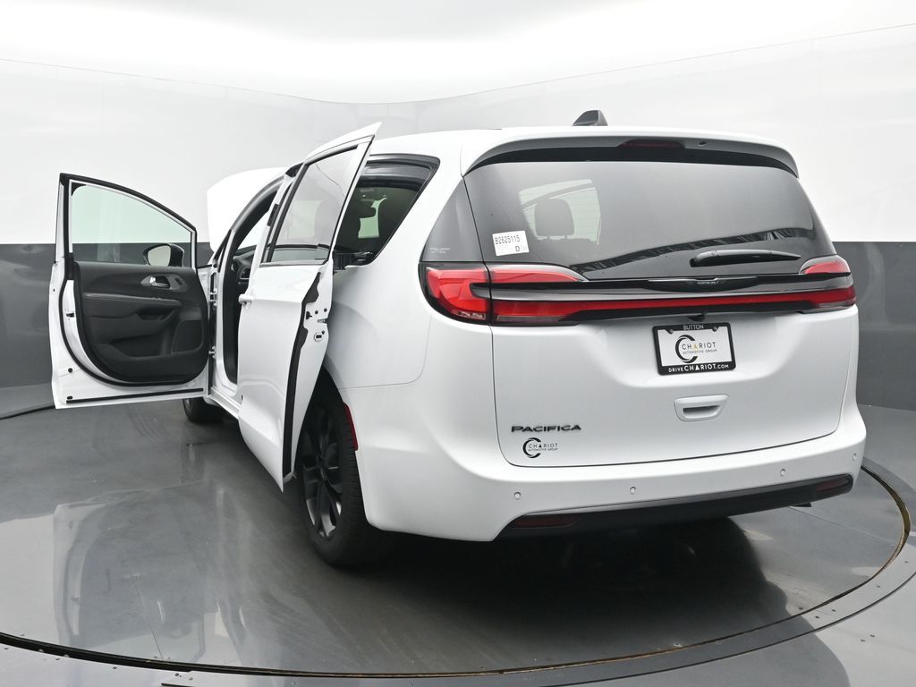 2026 Chrysler Pacifica Select - Photo 56