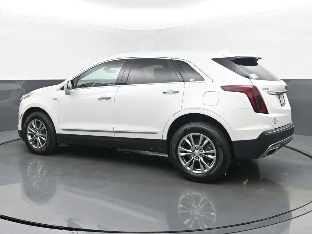 2021 Cadillac XT5 Premium Luxury photo 3