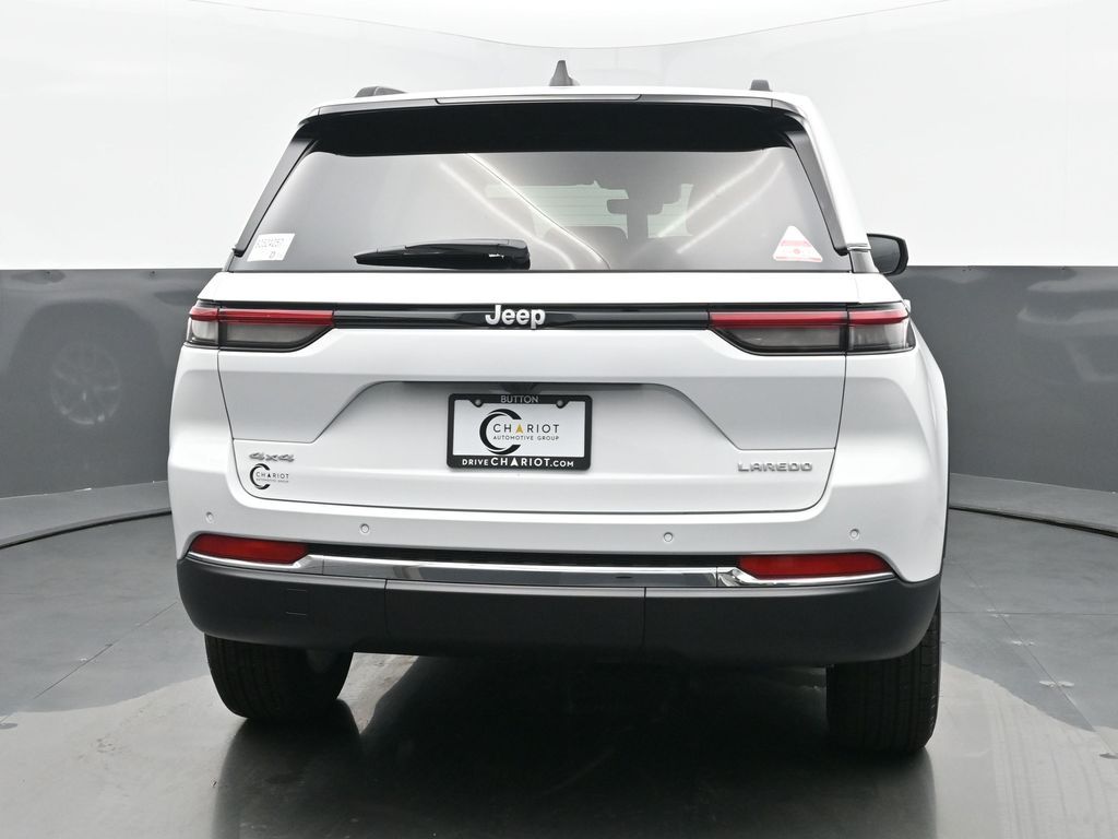 2025 Jeep Grand Cherokee Laredo X photo 3