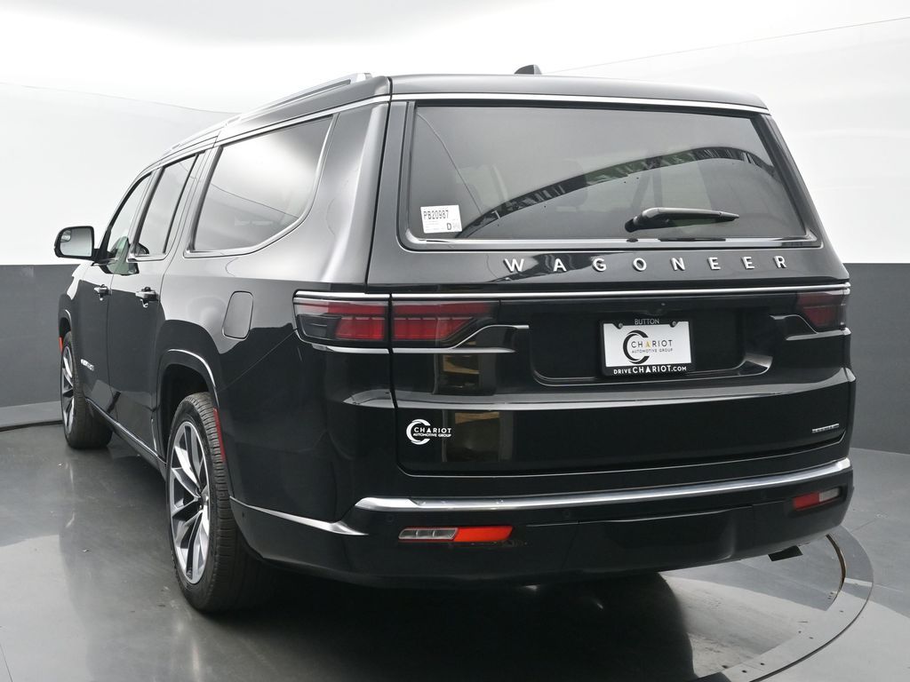 2024 Jeep Wagoneer L Series III photo 3