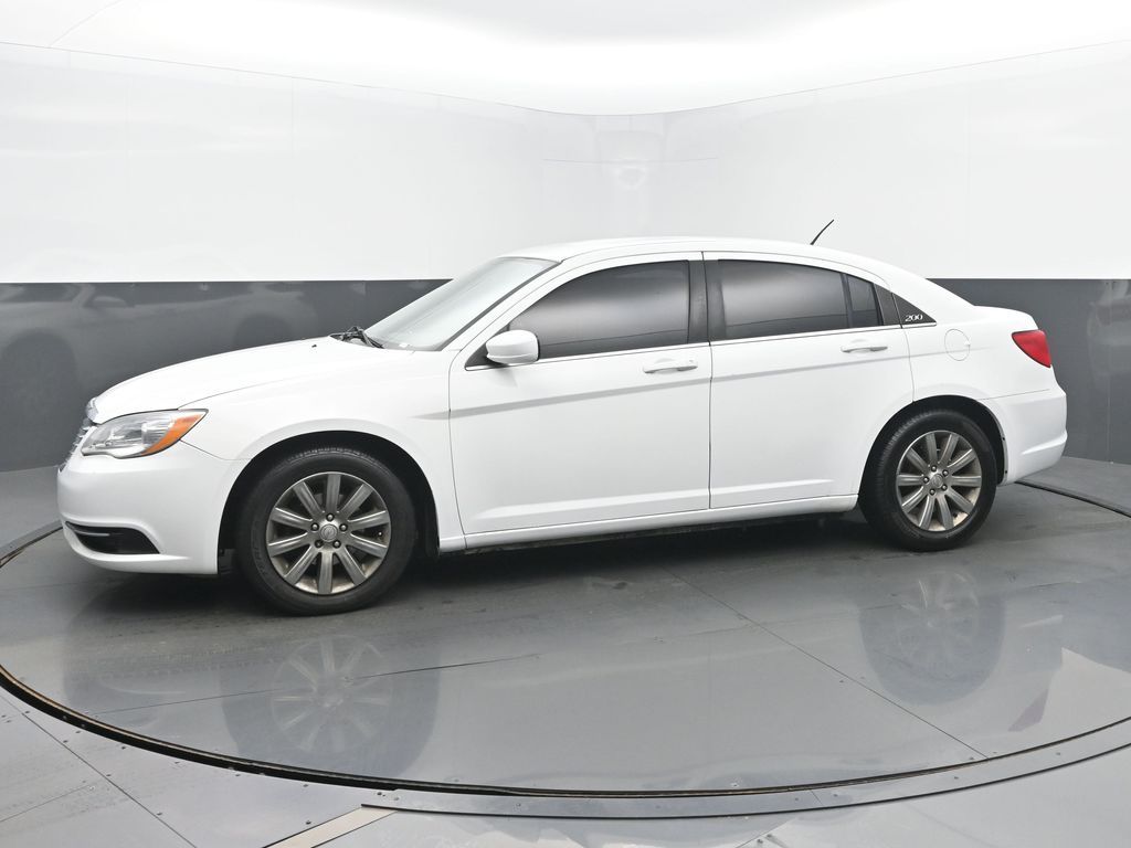 2014 Chrysler 200 Touring photo 2