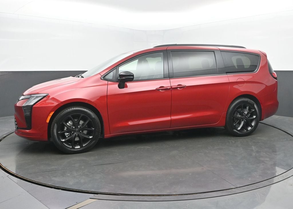 New 2027 Chrysler Pacifica Limited Passenger Van
