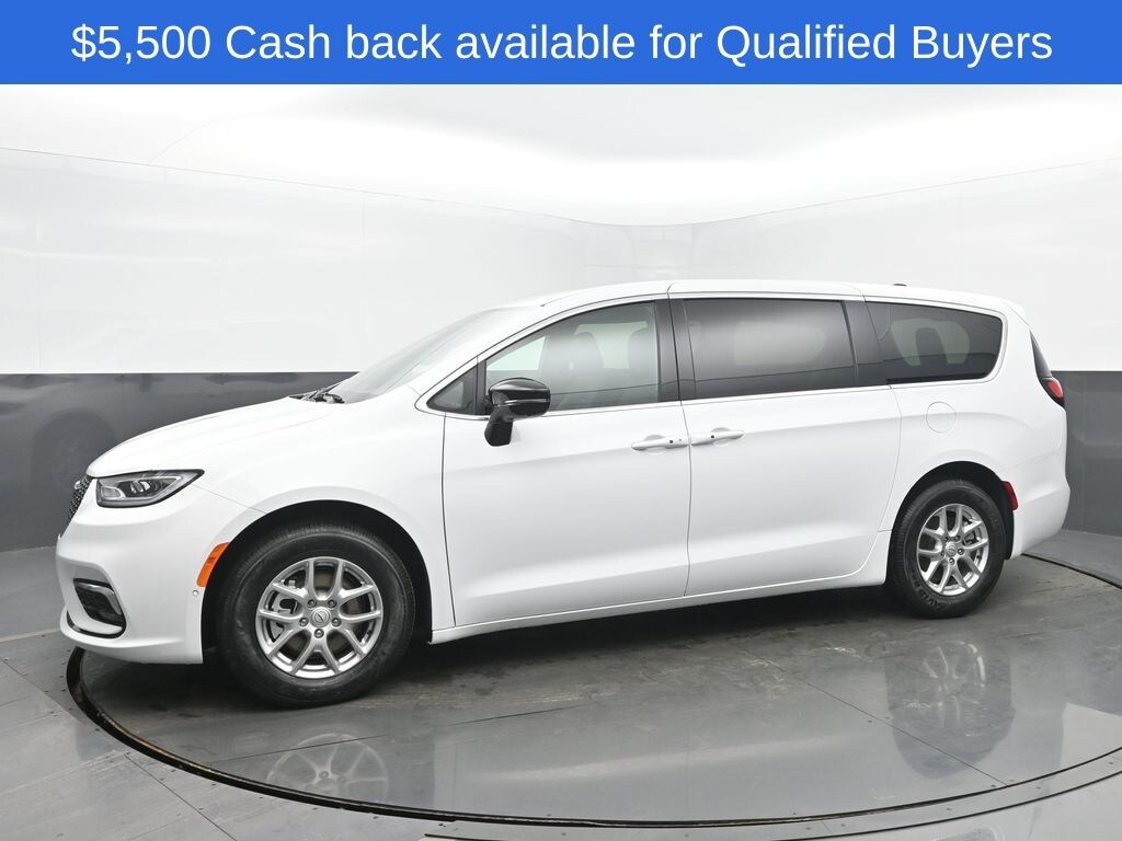 New 2026 Chrysler Pacifica Select Passenger Van