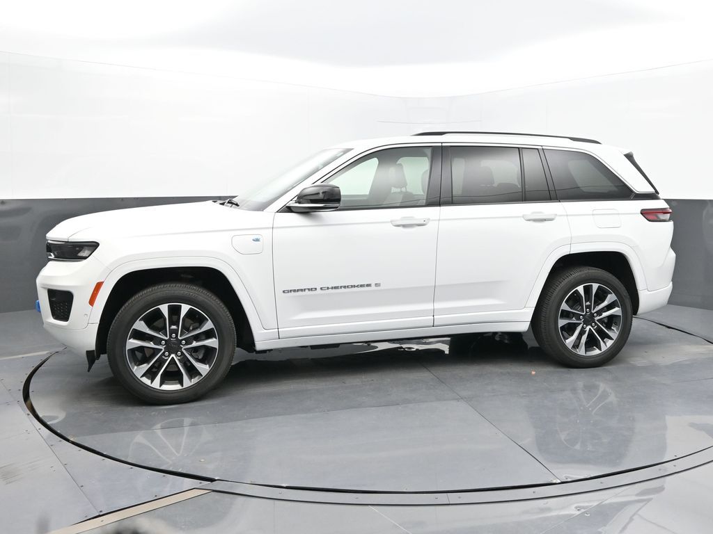 2022 Jeep Grand Cherokee Overland 4xe photo 2