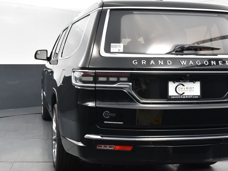 2023 Jeep Grand Wagoneer L II photo 4