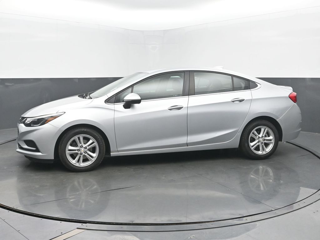 Used 2018 Chevrolet Cruze LT with VIN 1G1BE5SM7J7198763 for sale in Kokomo, IN