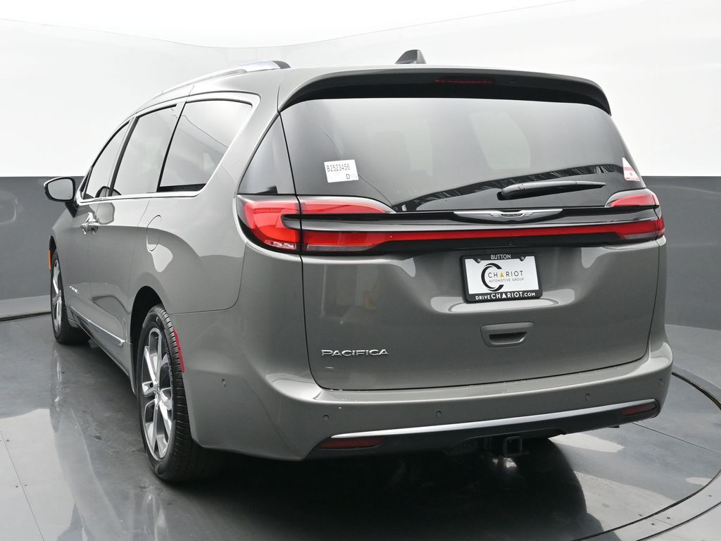 2025 Chrysler Pacifica Pinnacle photo 4