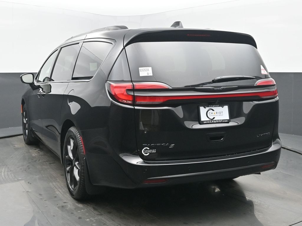 New 2026 Chrysler Pacifica Limited Passenger Van