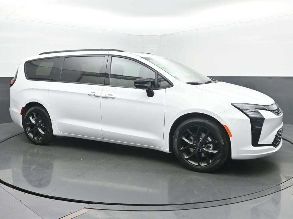 New 2027 Chrysler Pacifica Limited Passenger Van