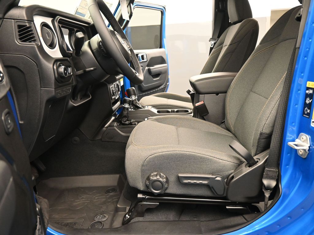2025 Jeep Wrangler 4-Door Sport S - Photo 10
