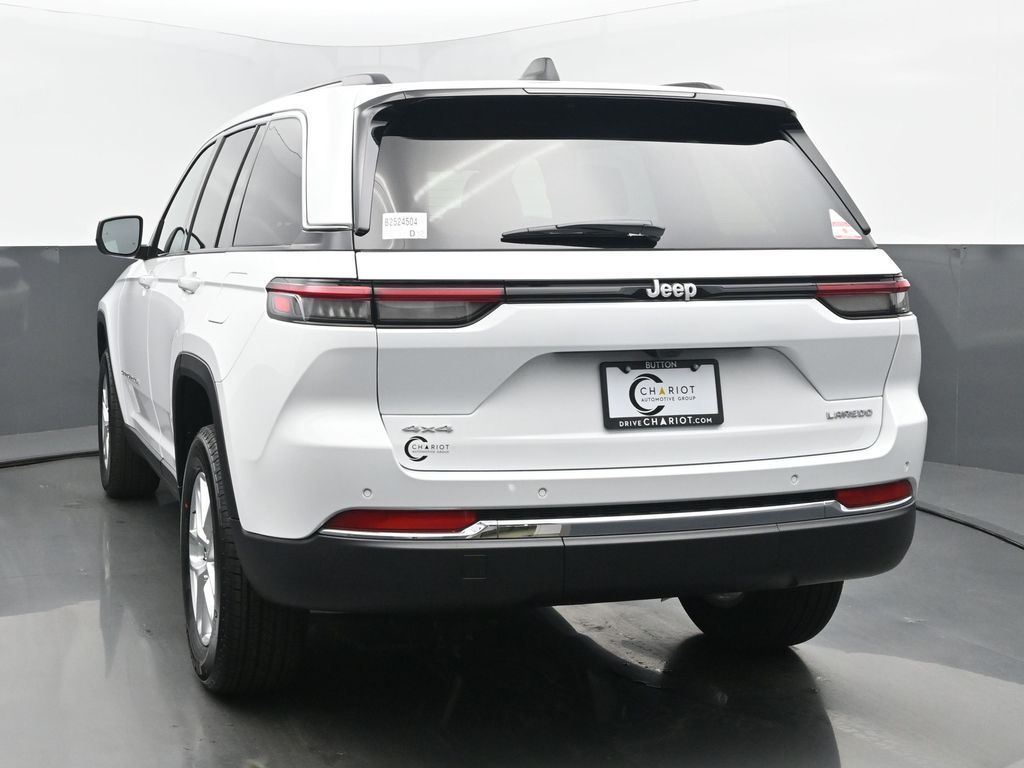 2025 Jeep Grand Cherokee Laredo X photo 4