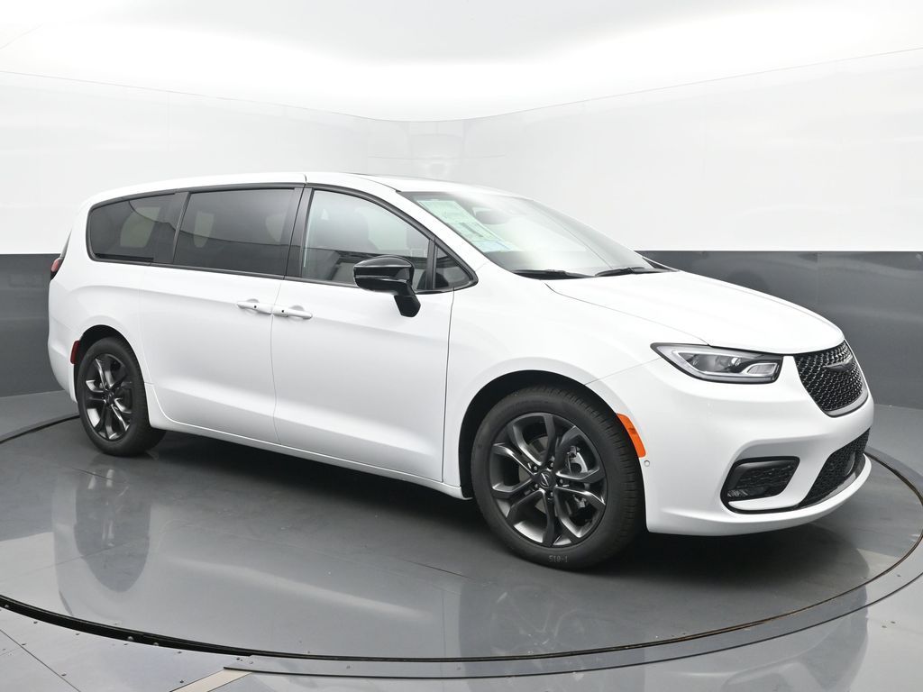 2026 Chrysler Pacifica Select - Photo 7