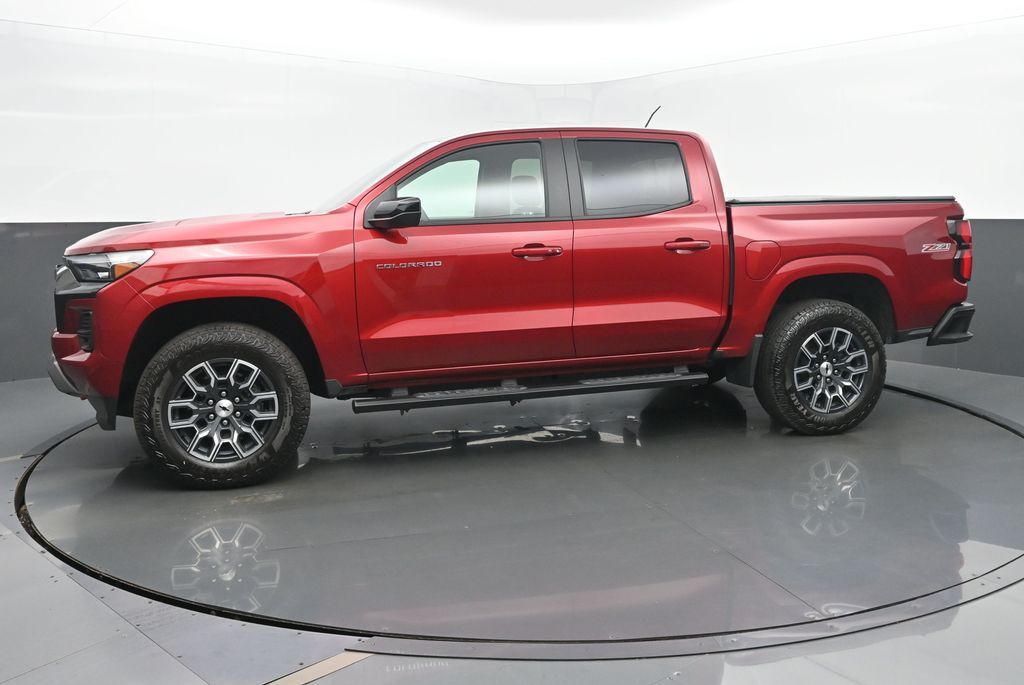 2024 Chevrolet Colorado Z71 photo 2