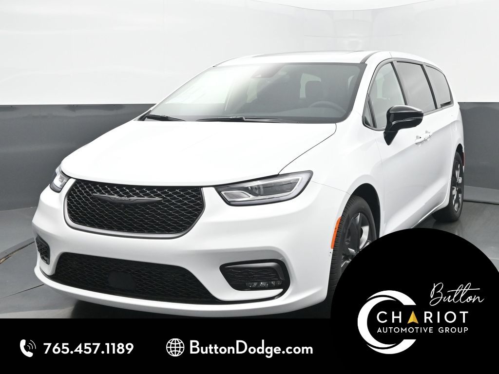 2026 Chrysler Pacifica Select's photo