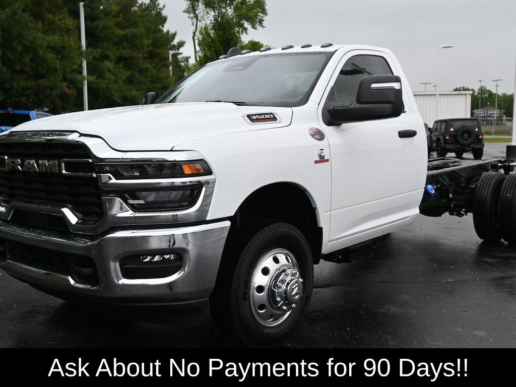 2025 Ram 3500 Tradesman photo 2