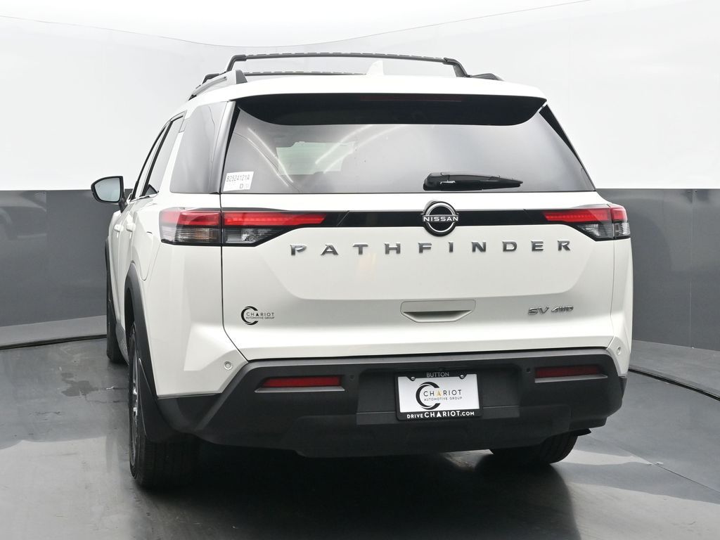2023 Nissan Pathfinder SV photo 4
