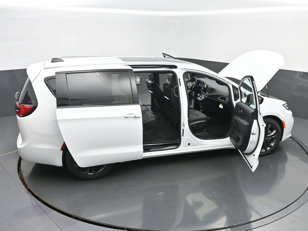 2026 Chrysler Pacifica Select - Photo 65