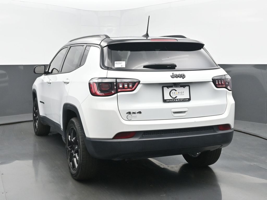 2024 Jeep Compass Latitude photo 3