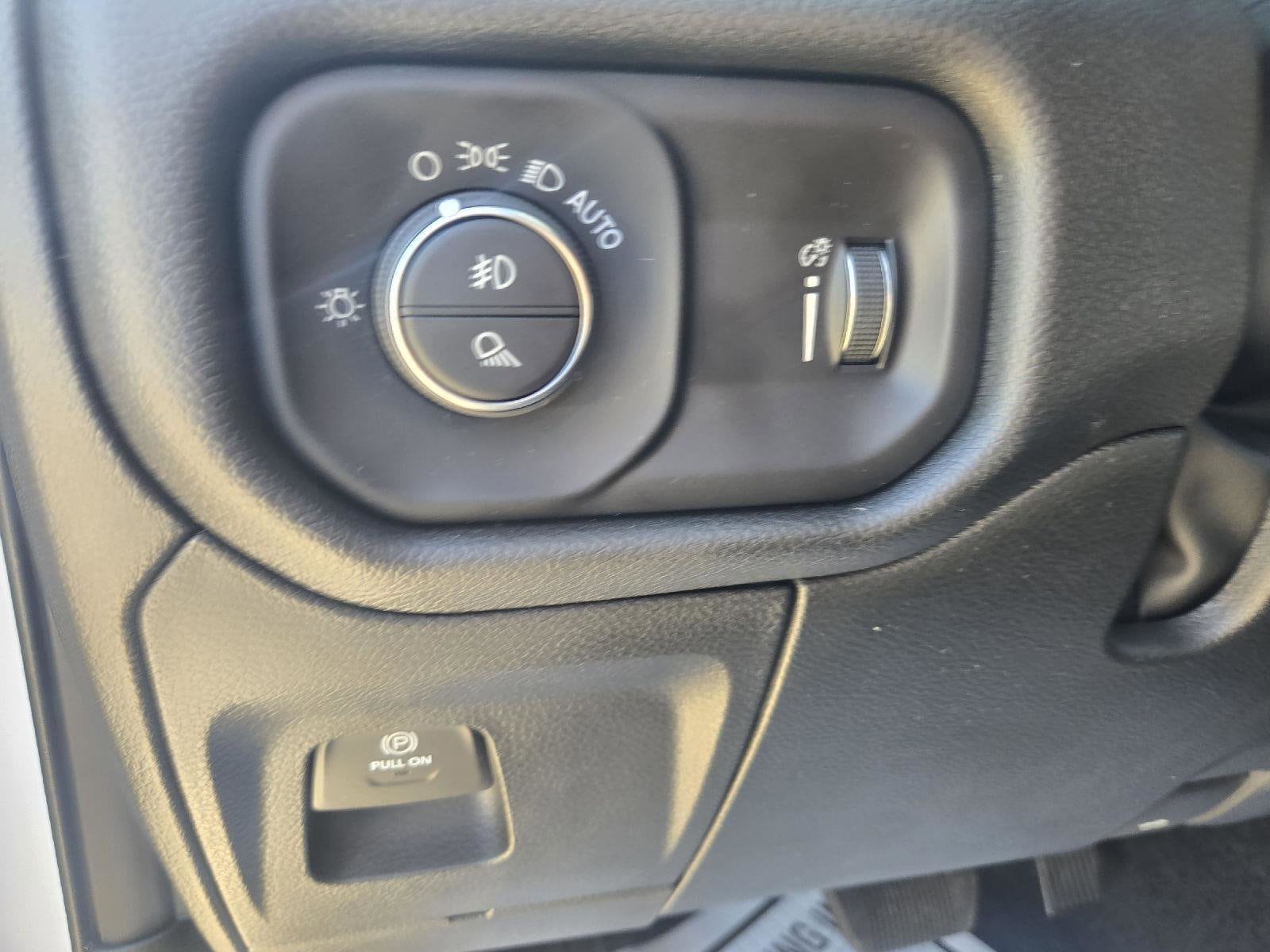 2026 RAM 1500 Express - Photo 13