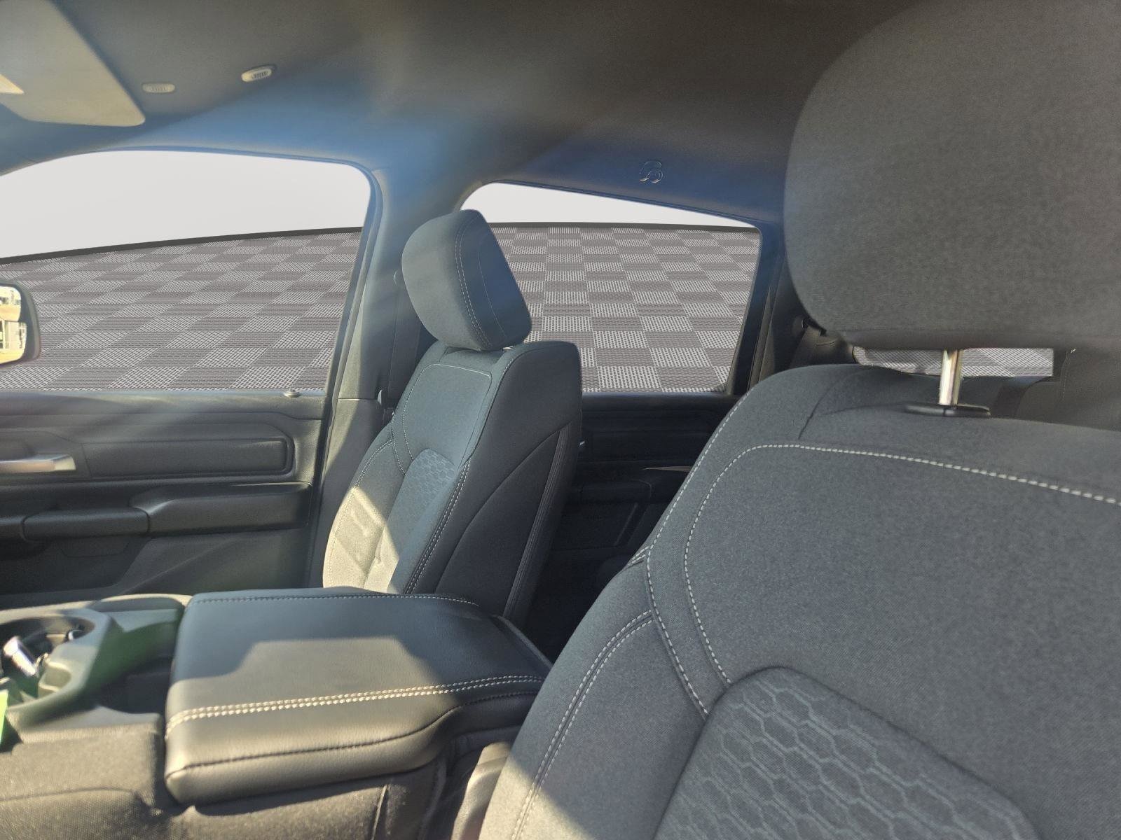 2026 RAM 1500 Express - Photo 10