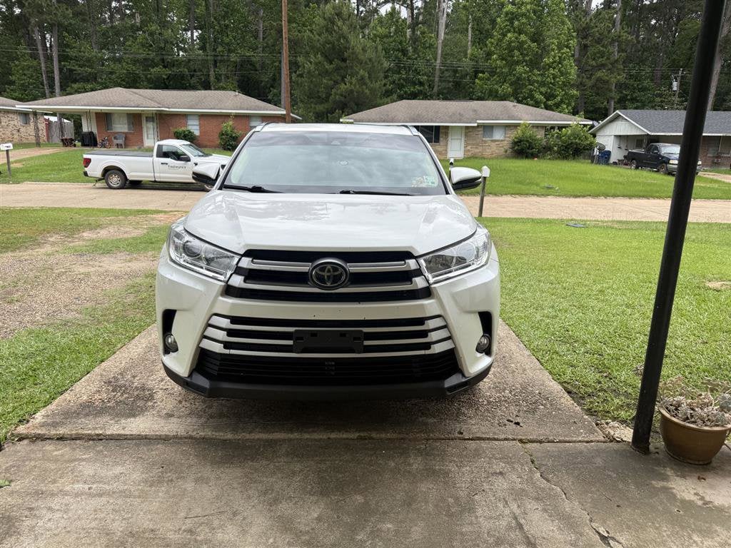 2019 Toyota Highlander XLE 4x2 V6's photo