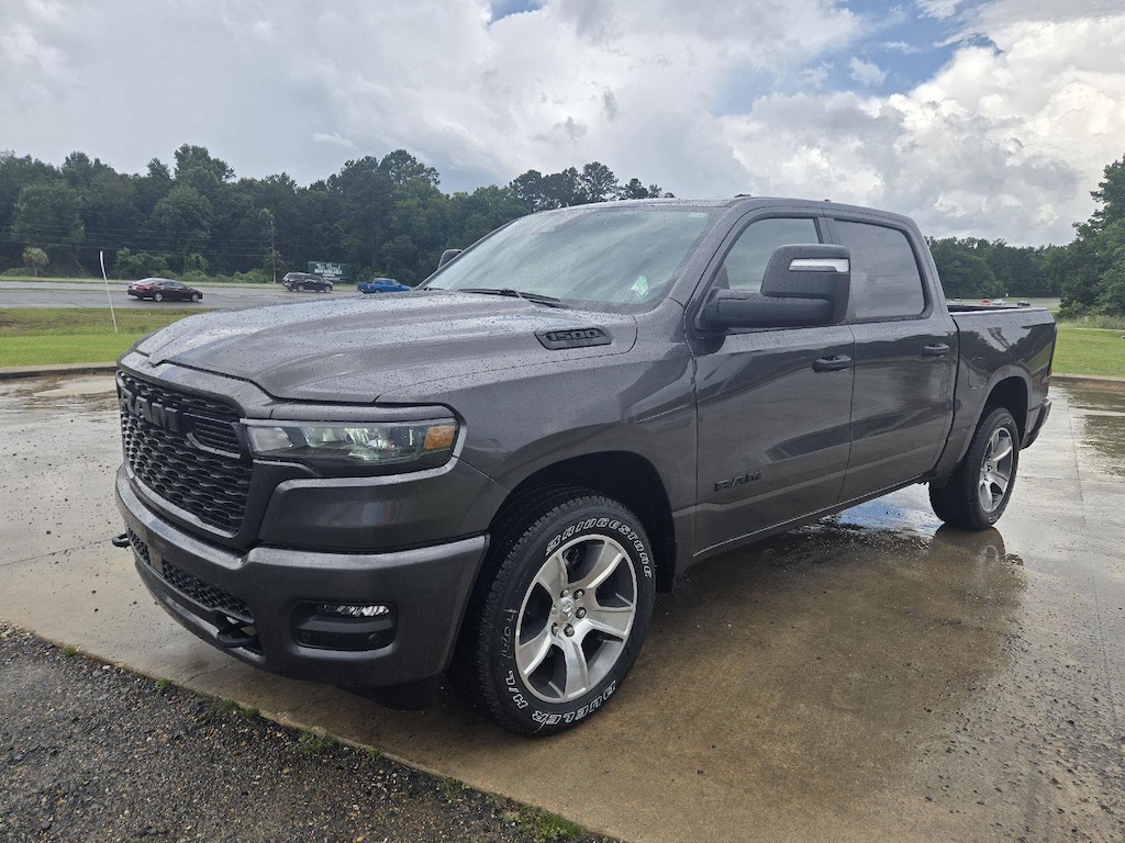 New 2025 Ram 1500 TRADESMAN CREW CAB 4X4 5'7 BOX Pickup