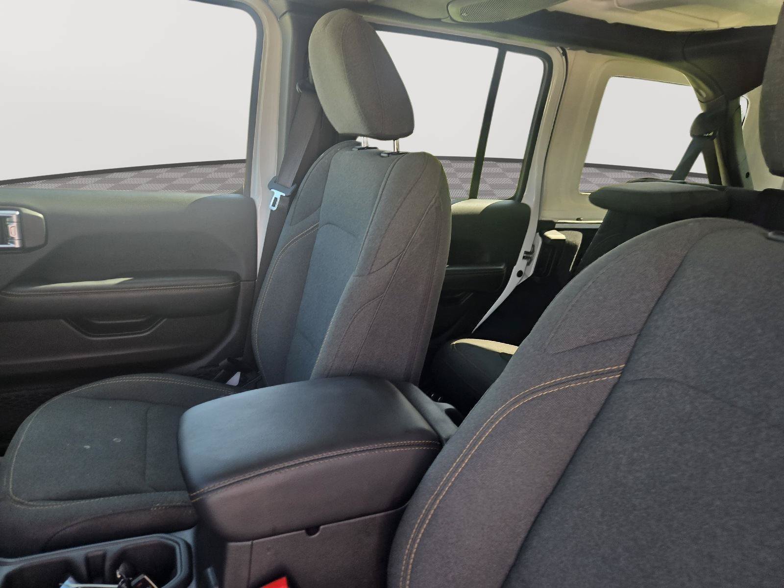 2025 Jeep Wrangler 4-Door Sahara - Photo 10
