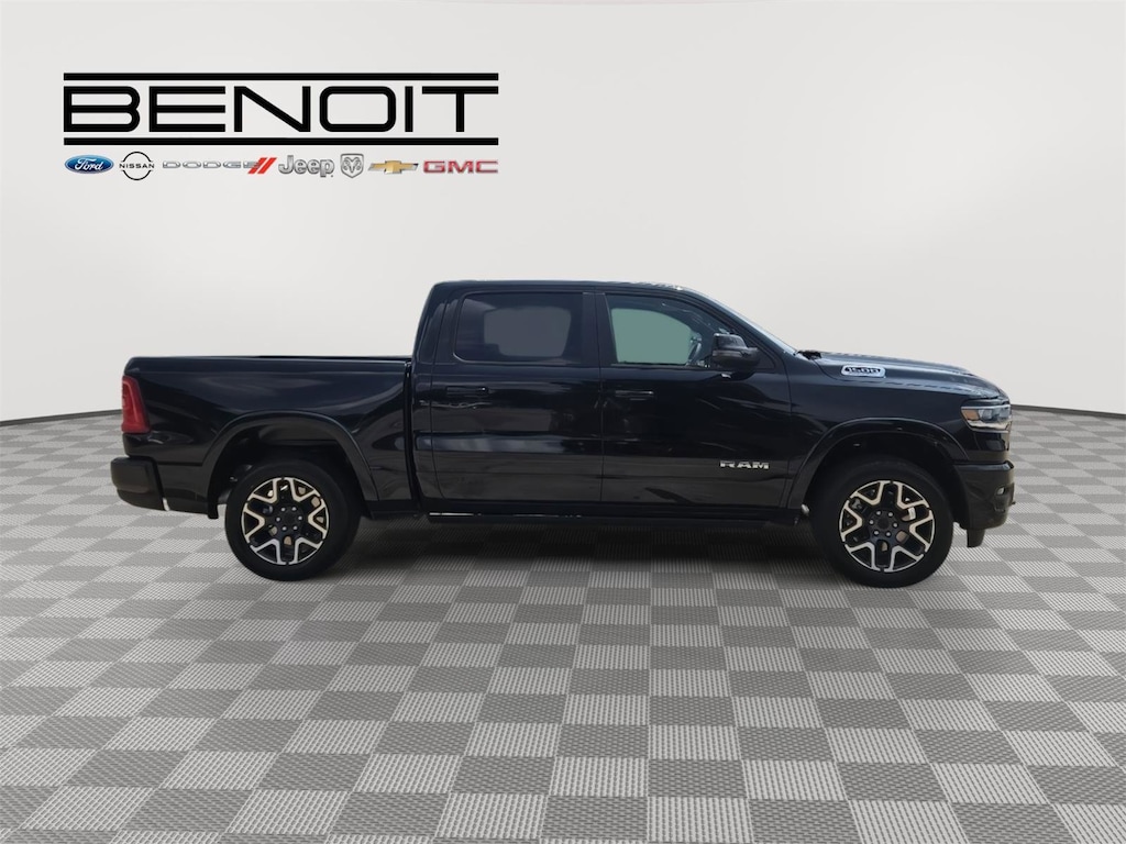 New 2026 Ram 1500 LARAMIE CREW CAB 4X4 5'7 BOX Pickup