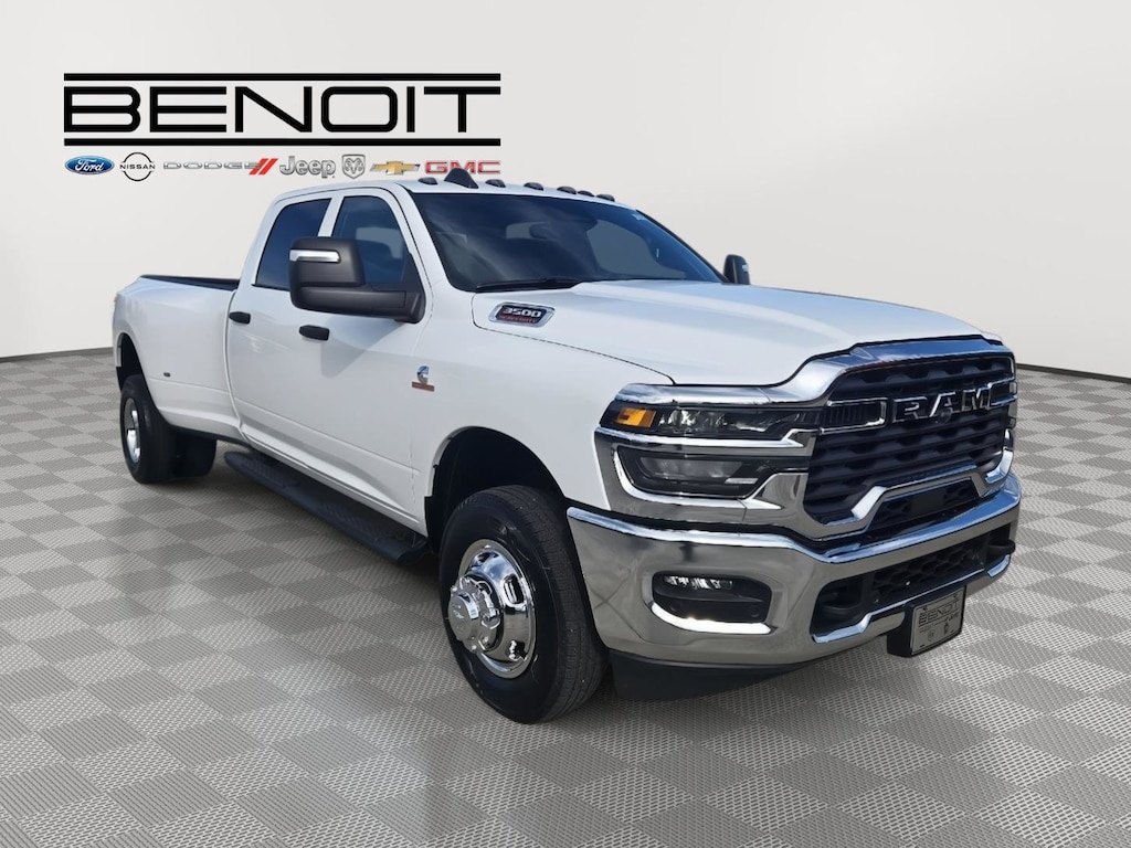 New 2026 Ram 3500 TRADESMAN CREW CAB 4X4 8' BOX Pickup