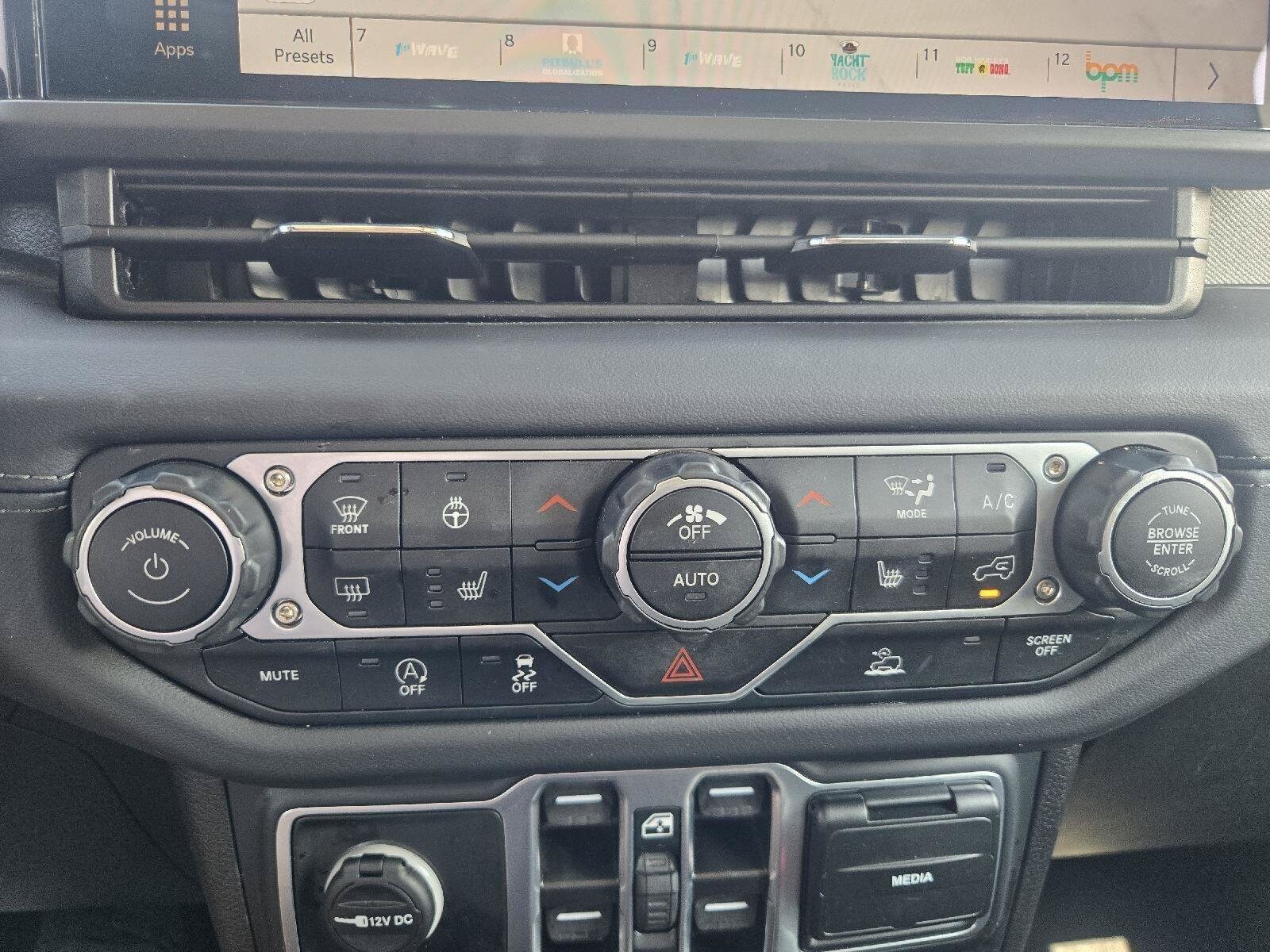 2025 Jeep Wrangler 4-Door Sahara - Photo 17
