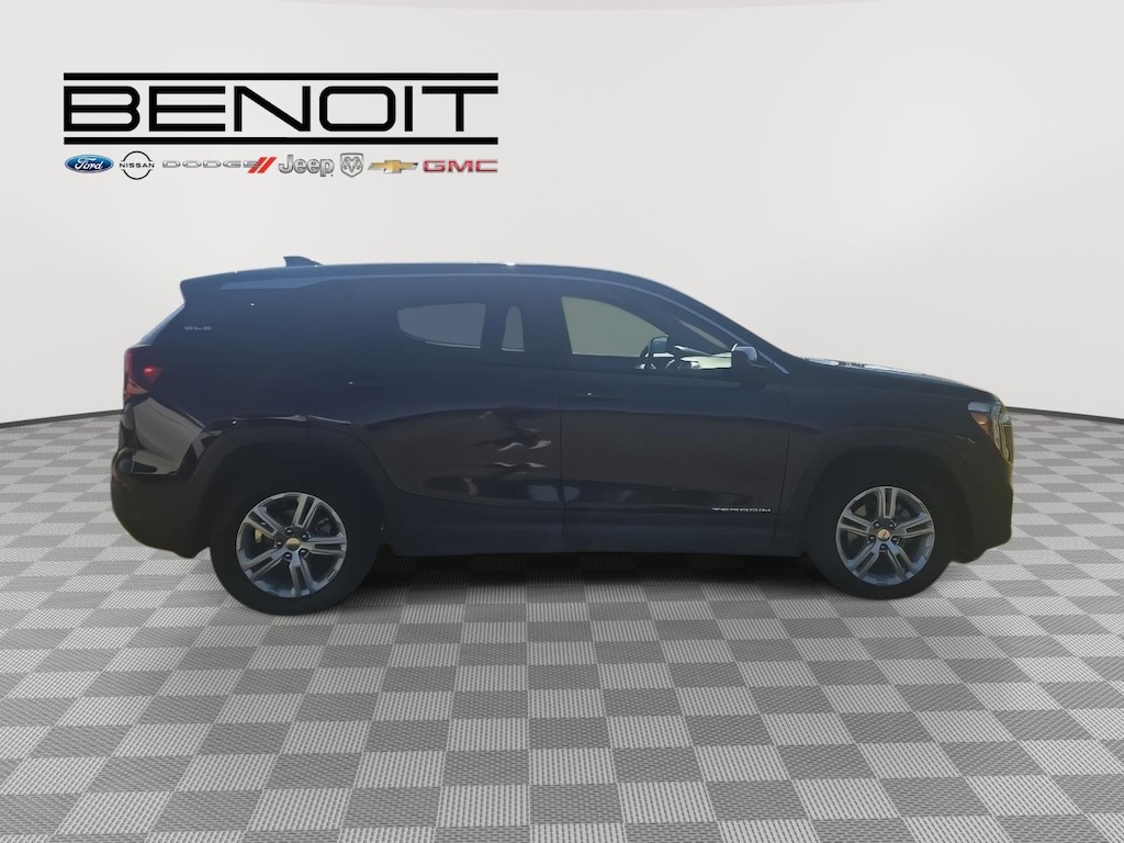 Used 2024 GMC Terrain SLE FWD  SLE