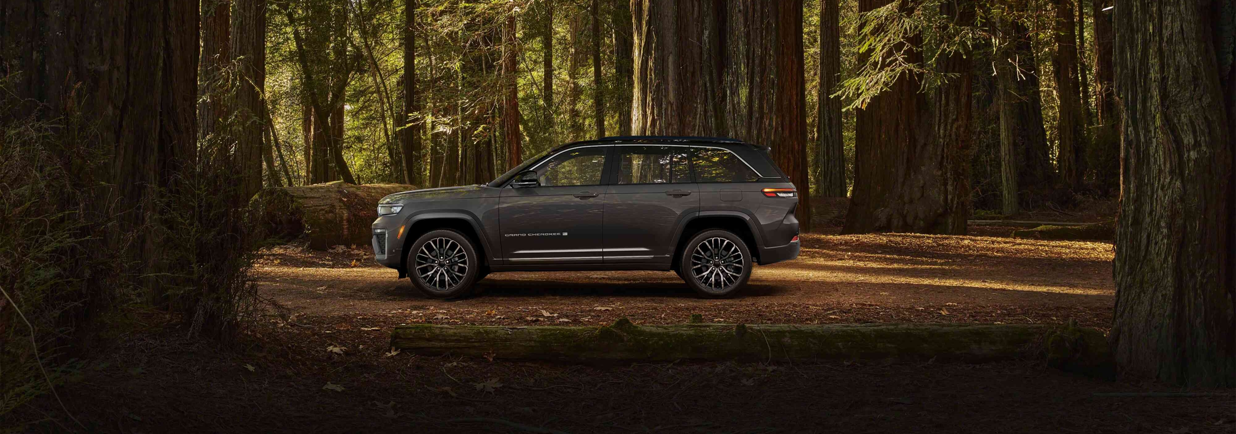 Exterior design of Jeep Grand Cherokee in the forest