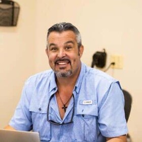 Staff member Aaron Bennett from ID_42d316