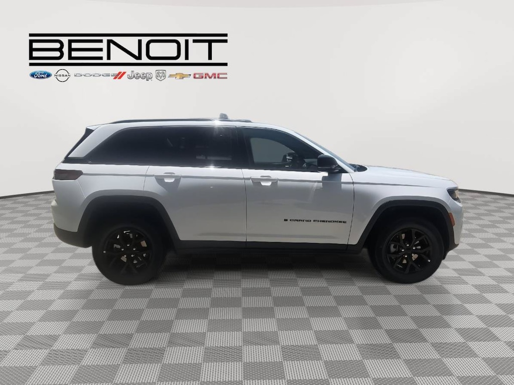 New 2026 Jeep Grand Cherokee LAREDO ALTITUDE 4X4 Sport Utility