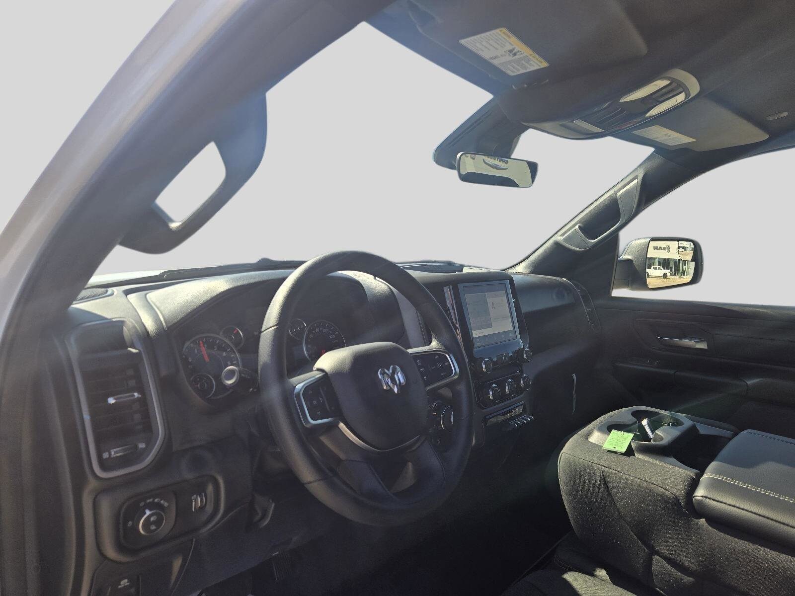 2026 RAM 1500 Express - Photo 9