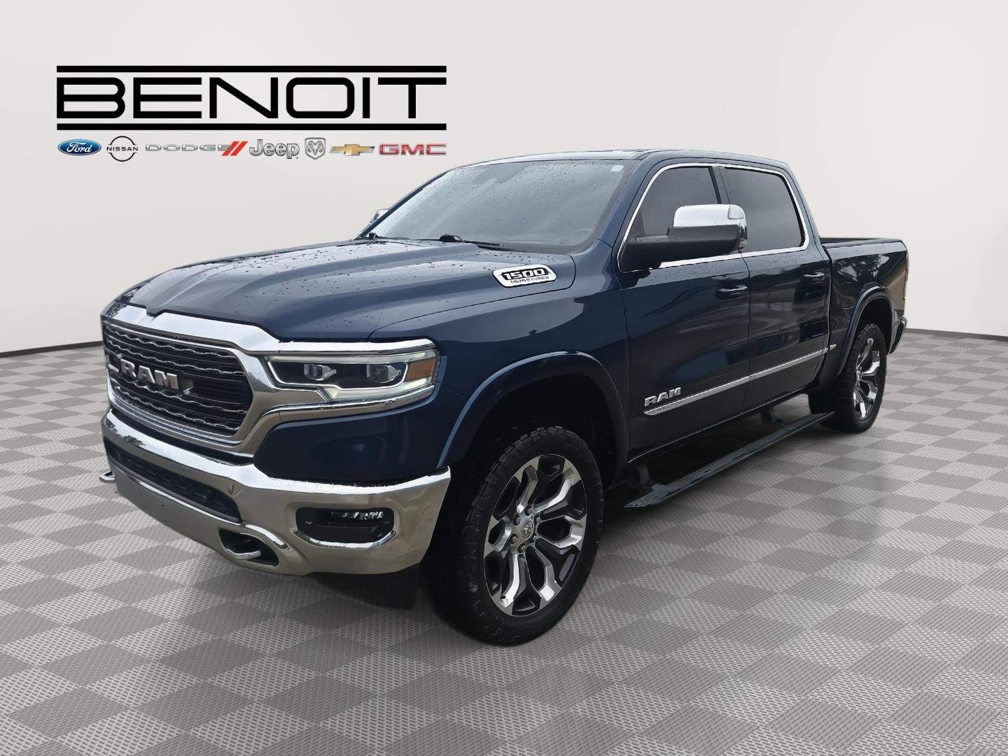 2023 RAM 1500 Limited 4x4 Crew Cab 5'7's photo