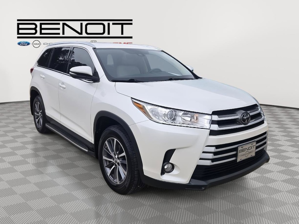 Used 2019 Toyota Highlander XLE XLE V6 FWD