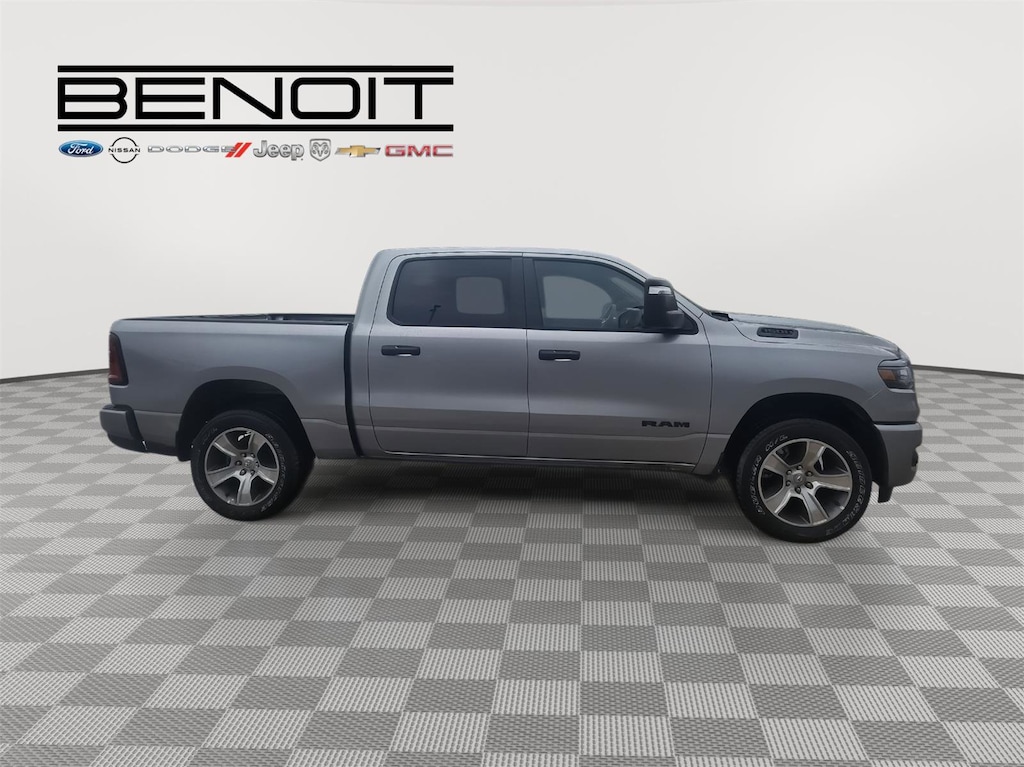 New 2025 Ram 1500 TRADESMAN CREW CAB 4X4 5'7 BOX Pickup