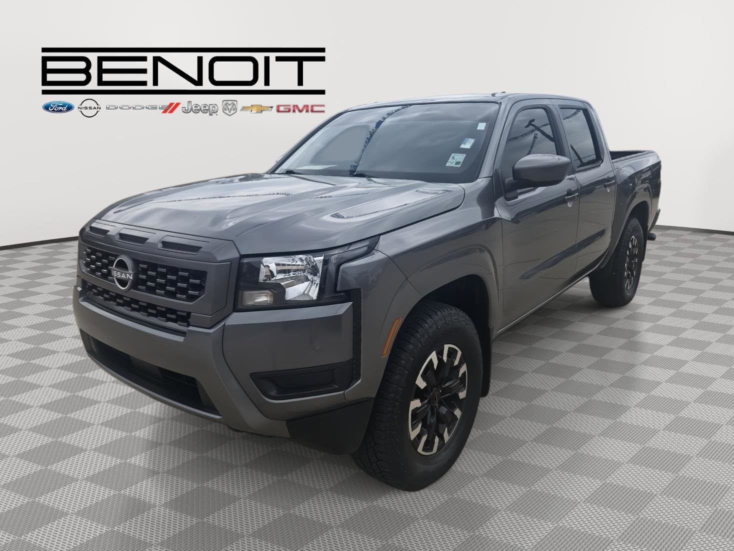 2025 Nissan Frontier SV Crew Cab 4X4 SWB's photo