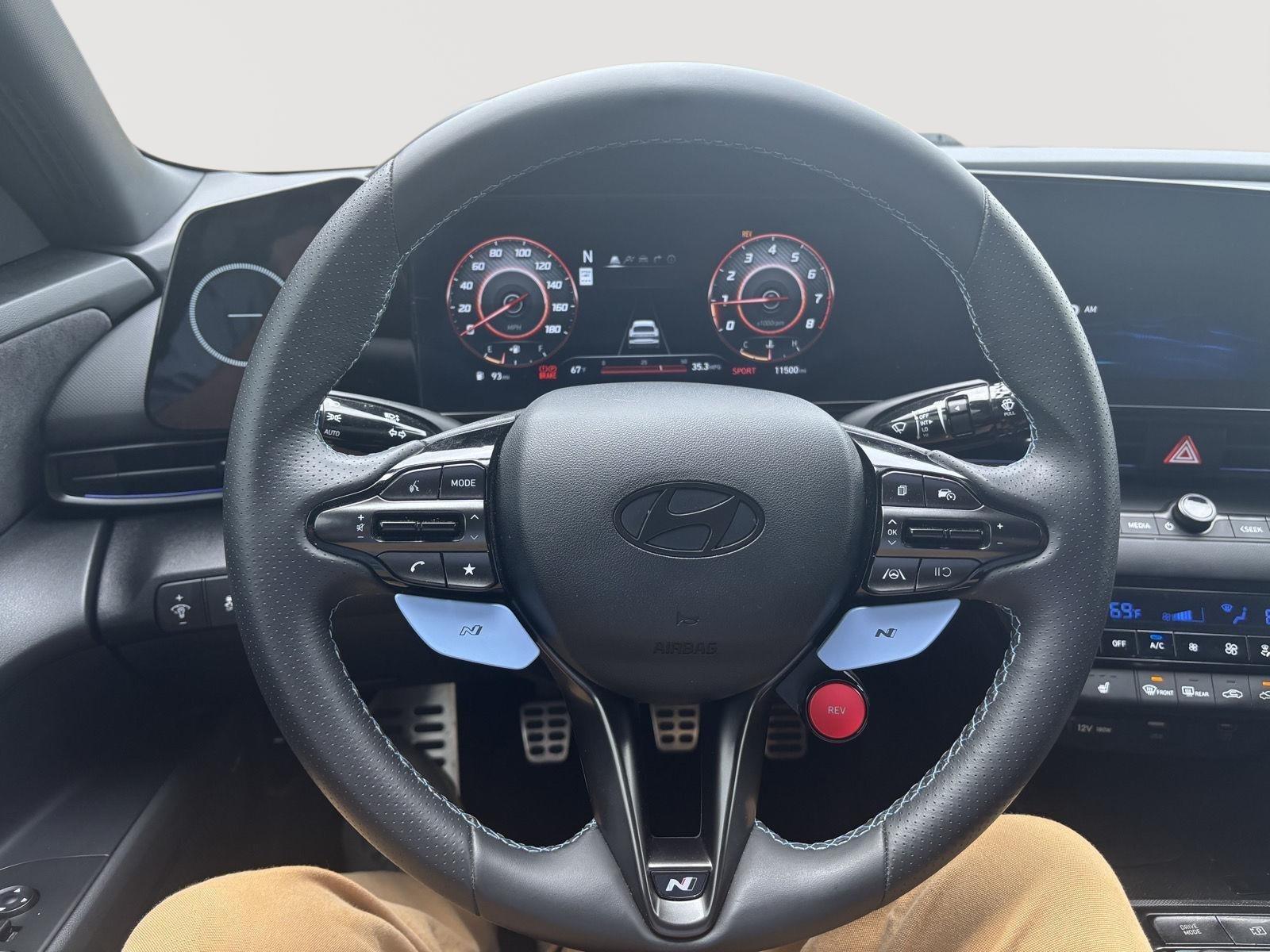 2025 Hyundai Elantra N - Photo 9
