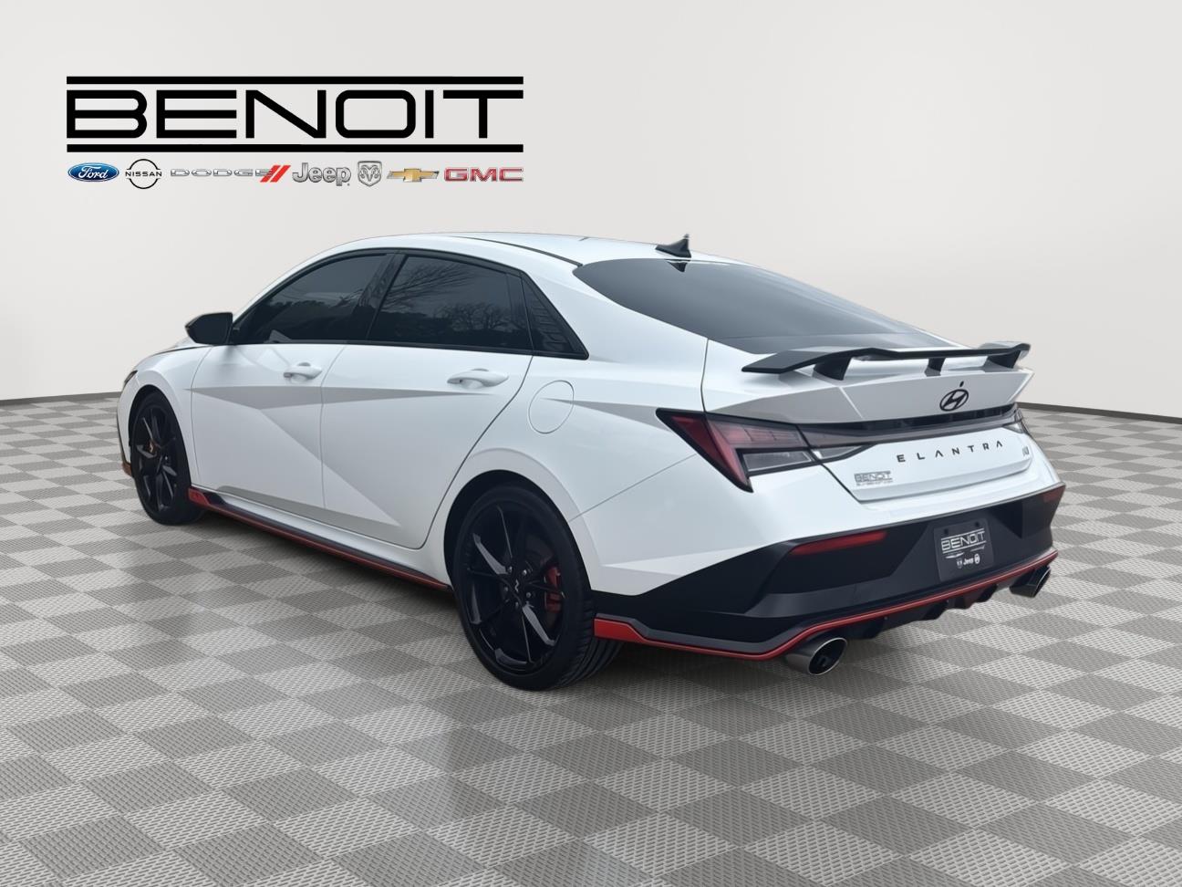 2025 Hyundai Elantra N - Photo 7