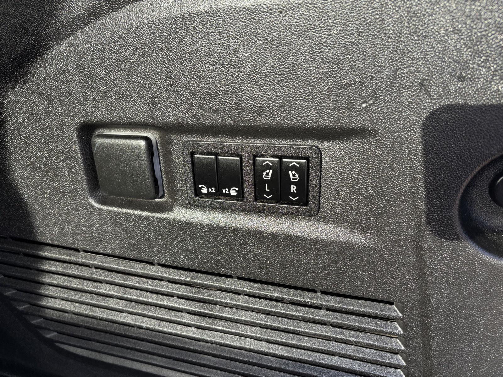 2022 GMC Yukon XL SLT - Photo 9