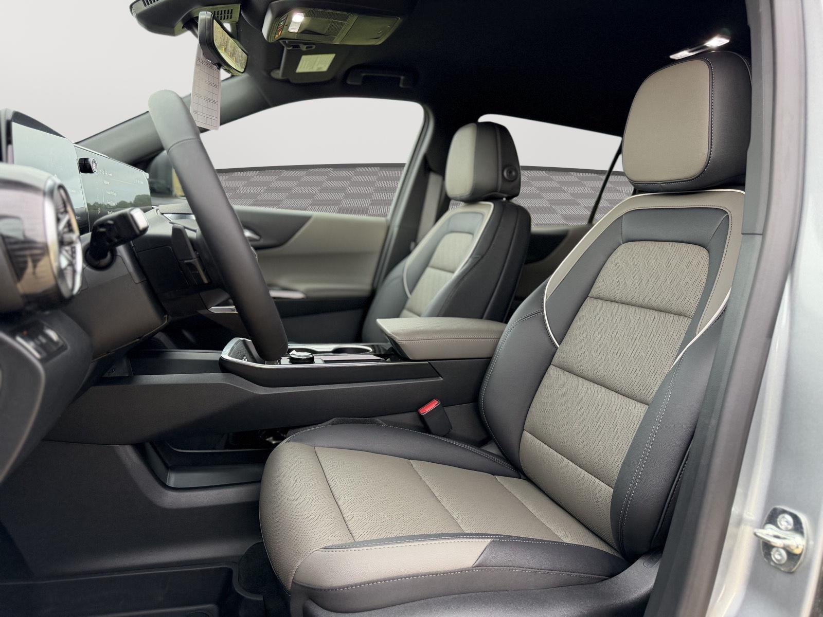 2026 Chevrolet Equinox LT - Photo 9