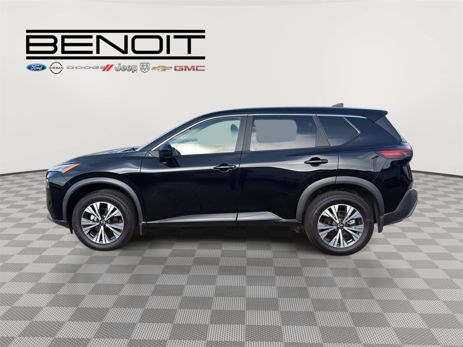 2023 Nissan Rogue SV photo 4