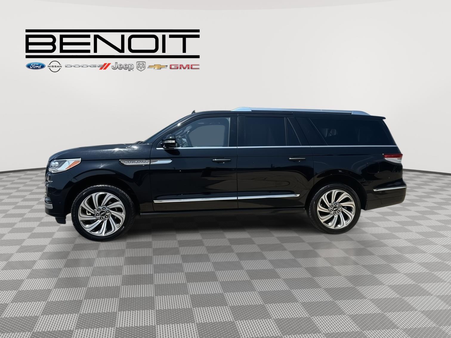 2023 Lincoln Navigator L Reserve photo 2