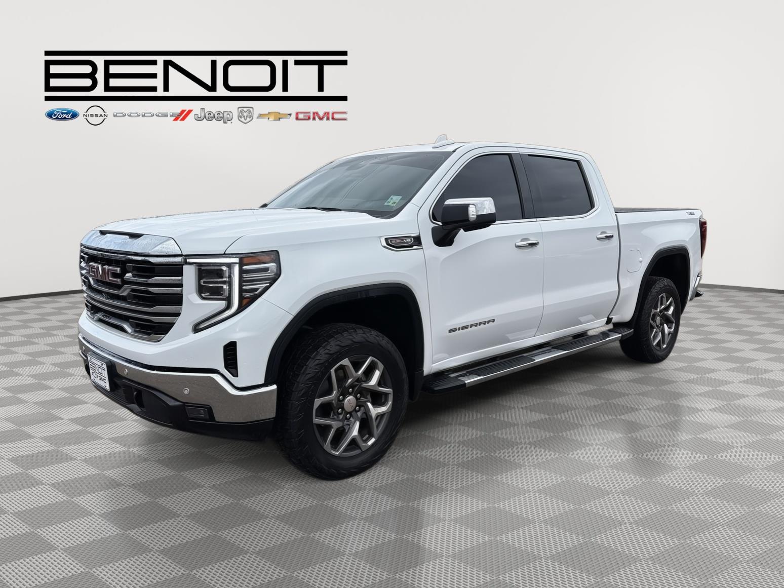 2024 GMC Sierra 1500 SLT's photo