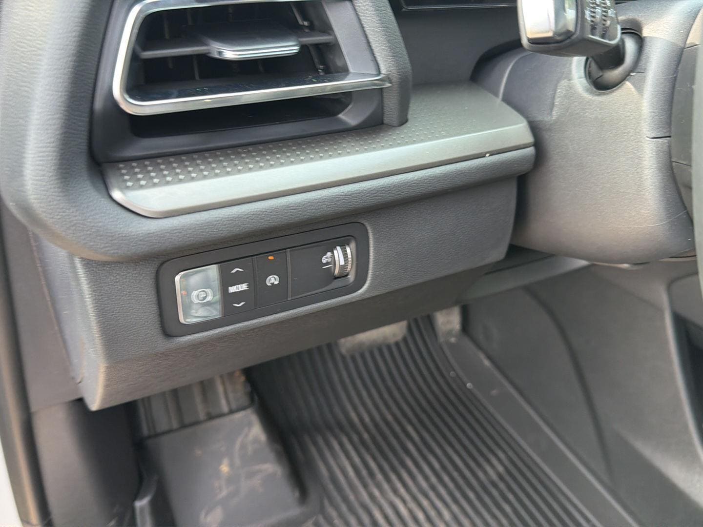 2026 Chevrolet Traverse LT - Photo 12