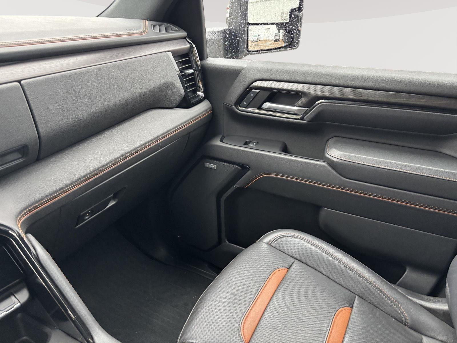 2024 GMC Sierra 2500HD AT4 - Photo 17