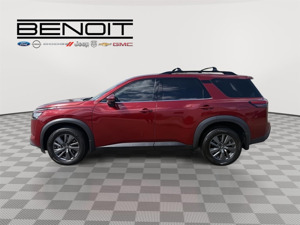 Used 2023 Nissan Pathfinder SV