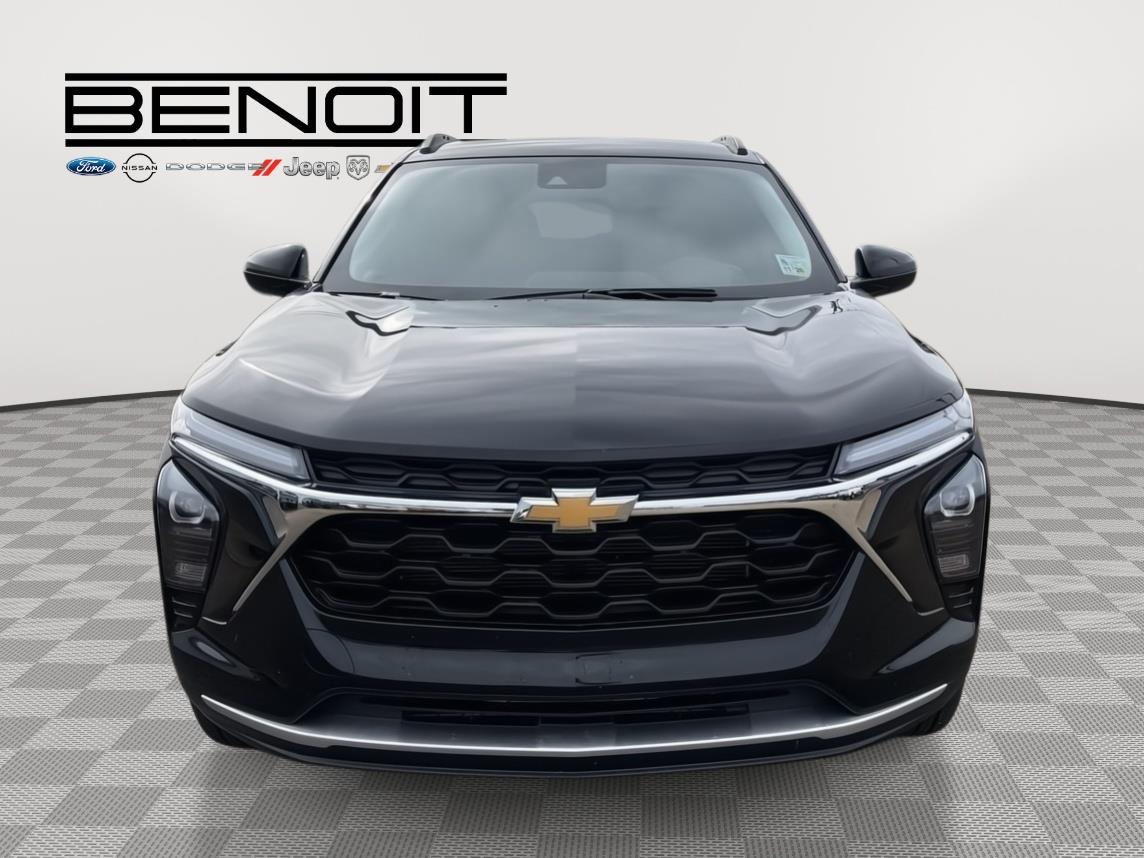 2026 Chevrolet Trax LT photo 2